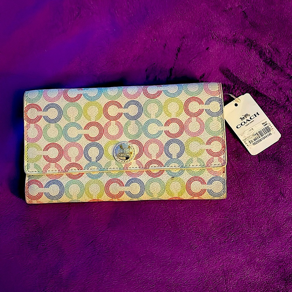 Feminine Coach Wallet - Multi Inside Compartments